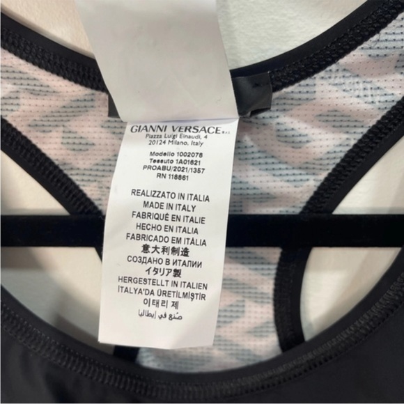 Versace Black Greca Signature Accent
Sports Bra Size 4 - Picture 5 of 5